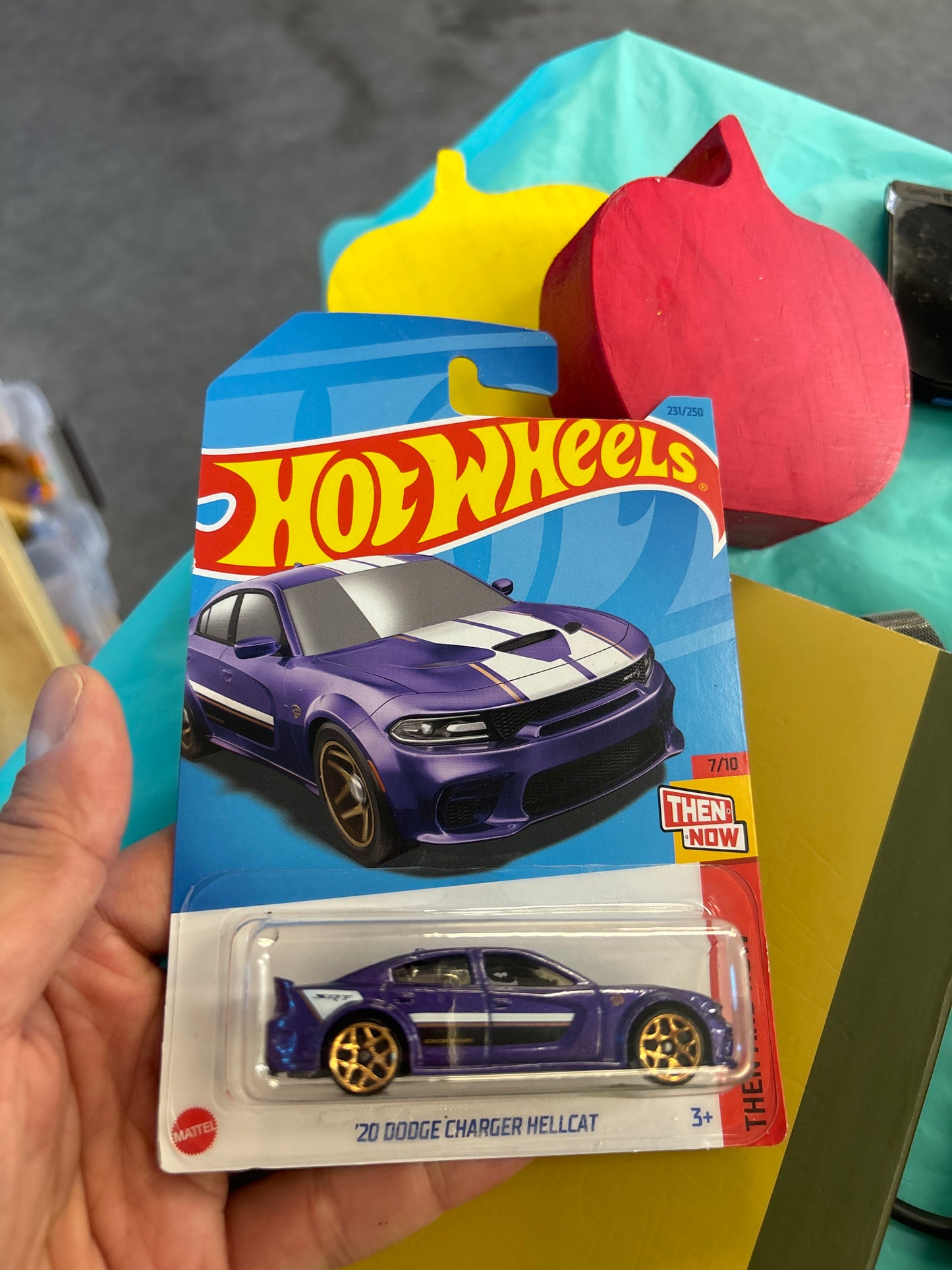 Hot Wheels ’20 Dodge Charger Hellcat (Then & Now Series)